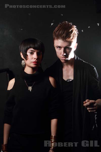 SCHOOL OF SEVEN BELLS - 2012-03-12 - PARIS - Point Ephemere - 